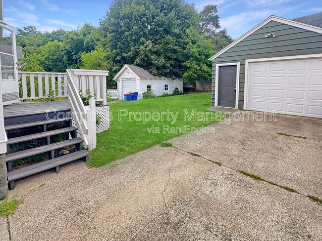 1462 Walker Ave NW in Grand Rapids, MI - Building Photo - Building Photo