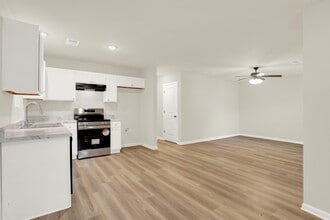 4443 Suncrest Dr in Memphis, TN - Building Photo - Building Photo