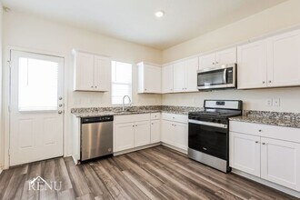 5139 Firefly Hls in Saint Hedwig, TX - Building Photo - Building Photo