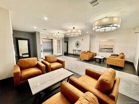 306 Bluestone Ct, Unit 116 in Maybrook, NY - Building Photo