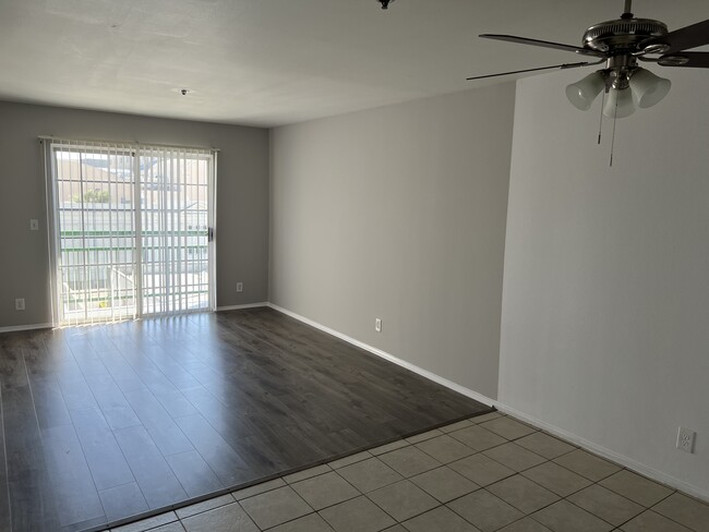 3861 Vinton Ave, Unit 305 in Culver City, CA - Building Photo - Building Photo