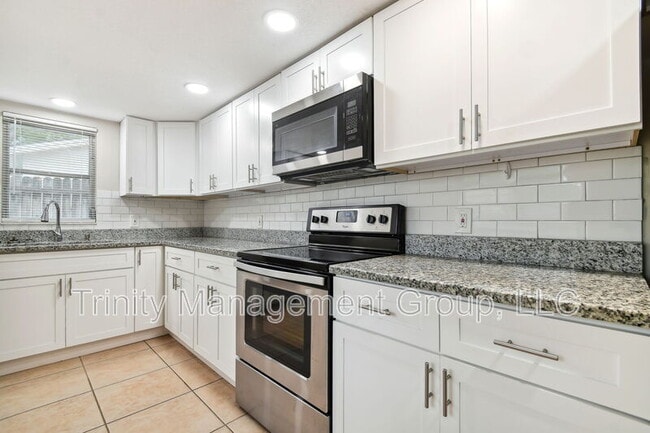 4818 Dogwood St in New Port Richey, FL - Building Photo - Building Photo