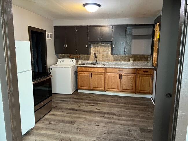 1527 Wood St in La crosse, WI - Building Photo - Building Photo