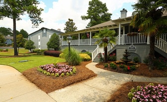 The Paddock Club in Columbia, SC - Building Photo