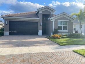 13534 SW Oceanus Blvd in Port St. Lucie, FL - Building Photo - Building Photo