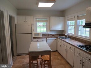 2407 Seminary Rd in Silver Spring, MD - Building Photo - Building Photo