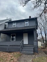 2912 Grove Pl SW in Canton, OH - Building Photo