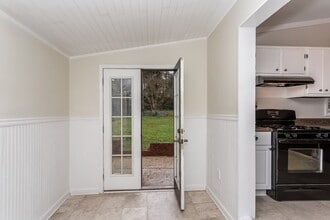 2432 Woodacres Rd NE in Atlanta, GA - Building Photo - Building Photo