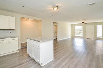 5343 Linda Ln in Katy, TX - Building Photo - Building Photo