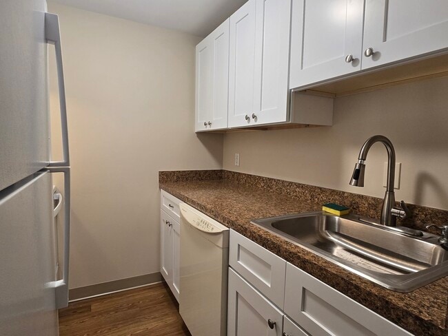 303 Lowell St, Unit 1 in Somerville, MA - Foto de edificio - Building Photo