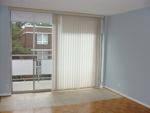 50 Park St, Unit 45 in Brookline, MA - Building Photo - Building Photo