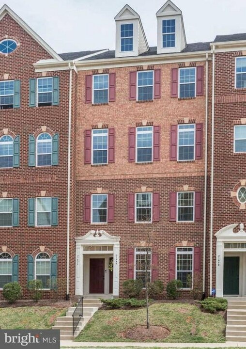 1 Romans Dr in Ashburn, VA - Building Photo