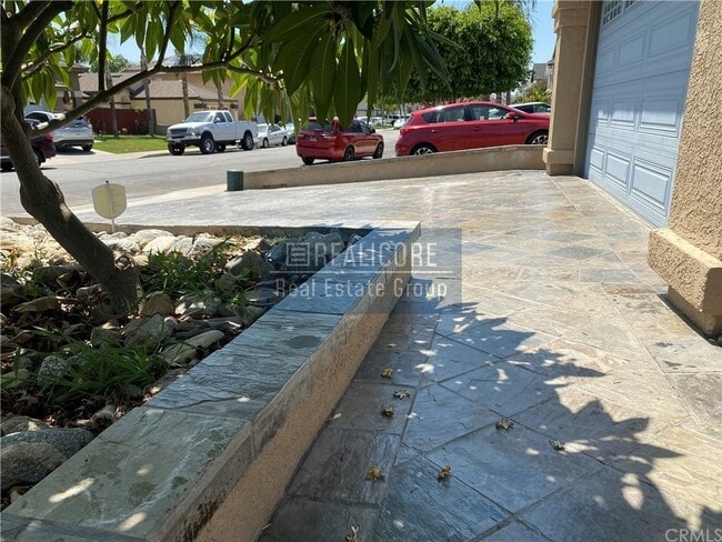 14786 Shadow Dr in Fontana, CA - Building Photo - Building Photo