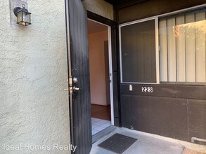 1405 Vegas Valley Dr-Unit -#223 in Las Vegas, NV - Building Photo - Building Photo