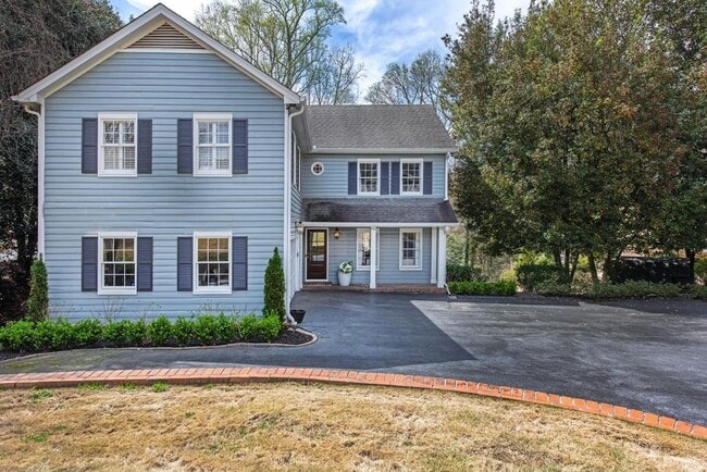 property at 3211 Circle Oaks Dr SE