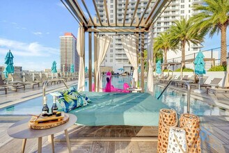4010 S Ocean Dr in Hollywood, FL - Building Photo - Building Photo