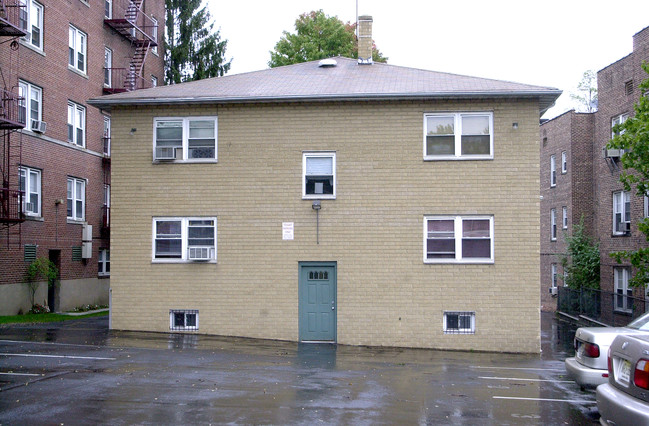 279 Chestnut St in Nutley, NJ - Foto de edificio - Building Photo