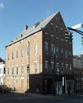 621 Warren St in Hudson, NY - Building Photo - Building Photo