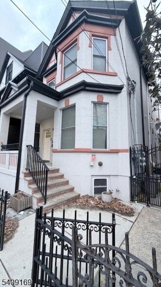 549 Palisade Ave in Jersey City, NJ - Building Photo - Building Photo