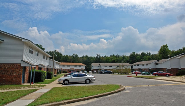 Wildwood Apartments in Valparaiso, FL - Foto de edificio - Building Photo