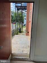 421 E High St-Unit -APT 1 in Pottstown, PA - Foto de edificio - Building Photo