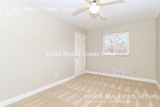 12264 Prince Towne Dr in Creve Coeur, MO - Building Photo - Building Photo
