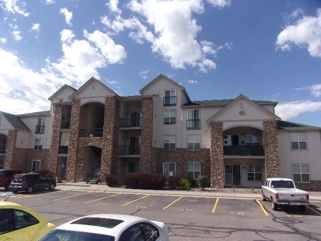 7292 S Blackhawk St in Englewood, CO - Building Photo