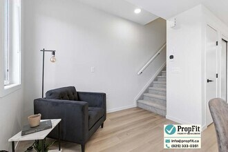 7340 Klapstein Cres SW in Edmonton, AB - Building Photo - Building Photo