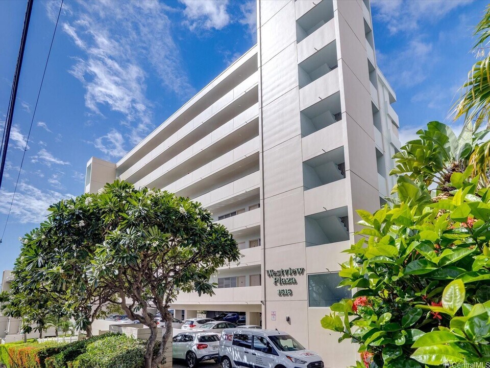 1516 Ward Ave, Unit 704 in Honolulu, HI - Building Photo