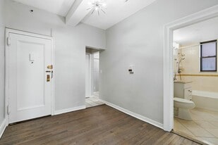 755 Anderson Ave, Unit 3H in Cliffside Park, NJ - Building Photo