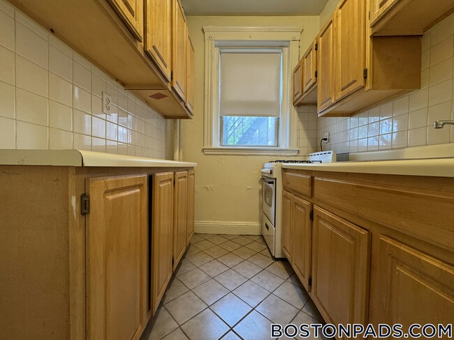 1209 Boylston St