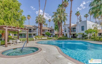 5205 E Waverly Dr in Palm Springs, CA - Building Photo - Building Photo