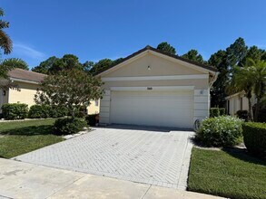 560 SW Indian Key Dr in Port St. Lucie, FL - Building Photo - Building Photo