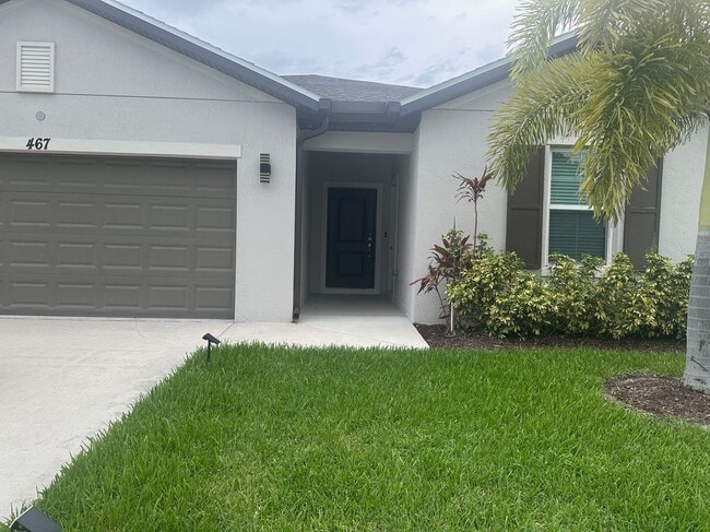 467 SW Jeanne Ave in Port St. Lucie, FL - Building Photo - Building Photo
