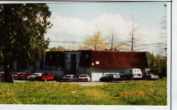 Ingrid Manor in Tukwila, WA - Building Photo