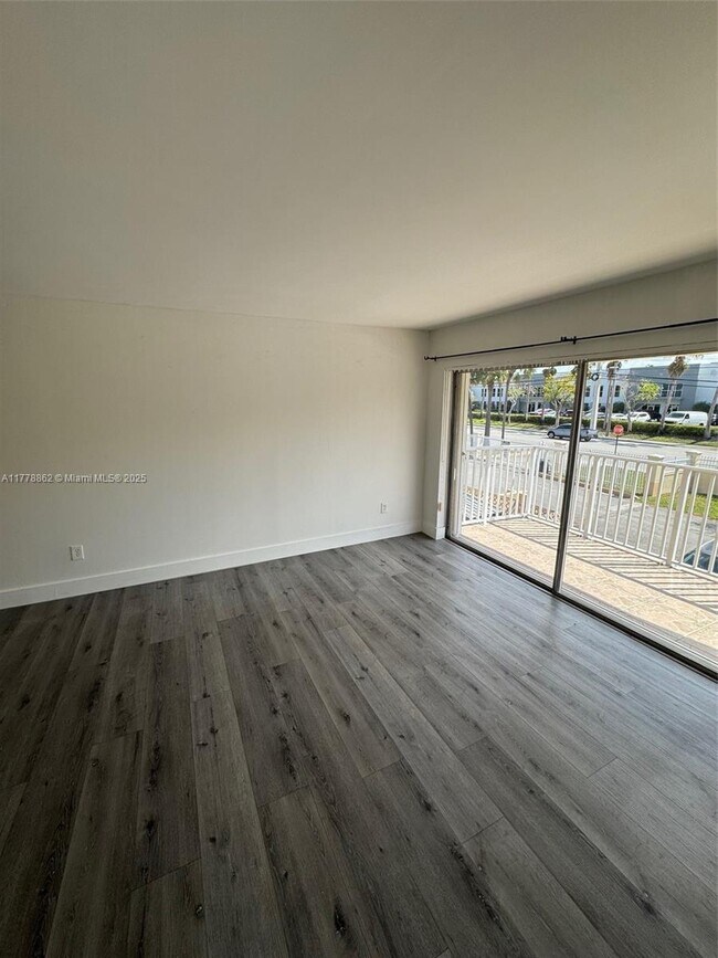 4420 NW 79th Ave in Doral, FL - Building Photo - Building Photo