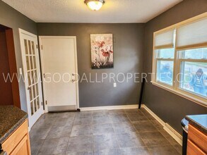 2715 Meadow Ln in West Des Moines, IA - Building Photo - Building Photo