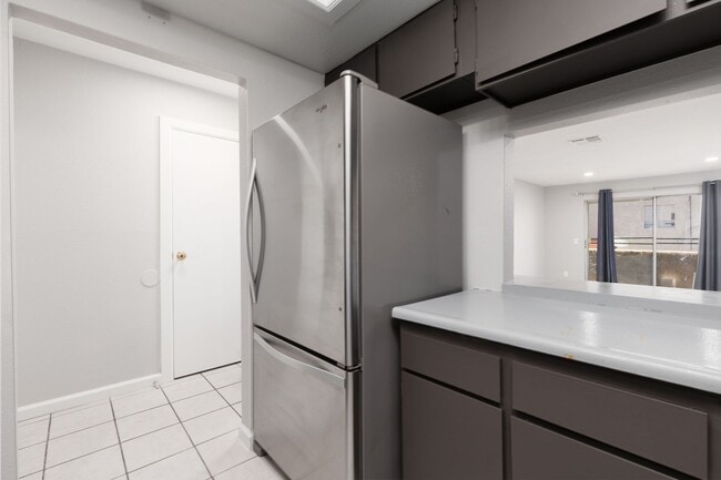 1676 Jupiter Ct in Las Vegas, NV - Building Photo - Building Photo