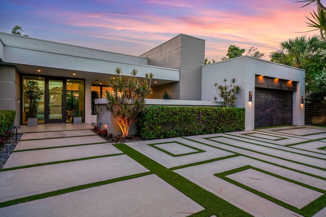 property at 4011 Bayview Dr