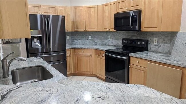685 Conservation Dr in Weston, FL - Building Photo - Building Photo