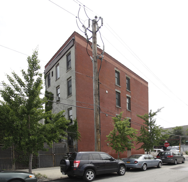 156 Conover St in Brooklyn, NY - Foto de edificio - Building Photo