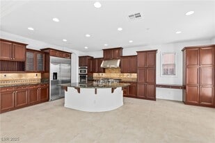 58 Contrada Fiore Dr in Henderson, NV - Building Photo