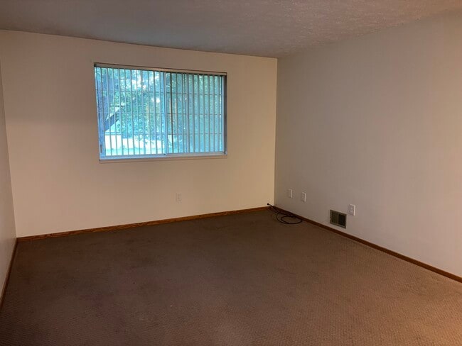 1543 Hubbard Rd in Madison, OH - Building Photo - Building Photo
