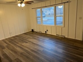 111 Edgewood Dr in Hallsville, MO - Building Photo - Building Photo