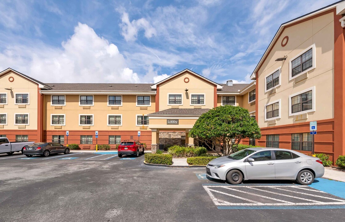 Furnished Studio-Jacksonville - Lenoir Ave in Jacksonville, FL - Foto de edificio