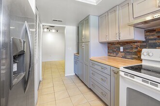 1403 56th St W in Bradenton, FL - Building Photo - Building Photo