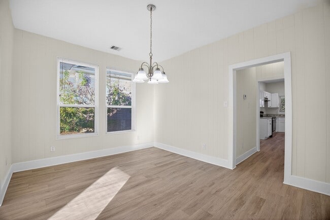 property at 304 W Vulcan St