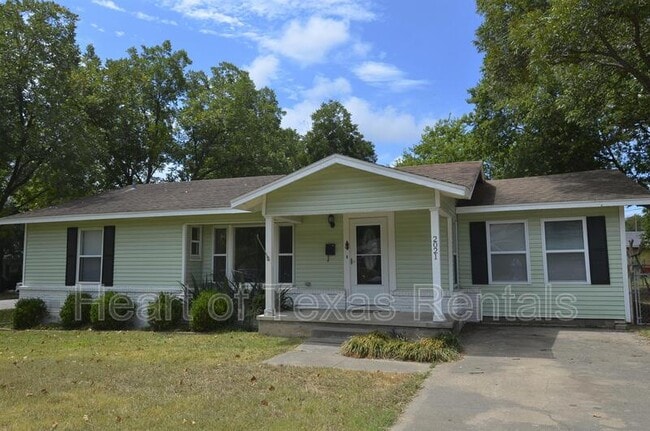 property at 2021 Travis St