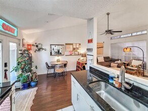 1015 E Yager Ln in Austin, TX - Building Photo - Building Photo