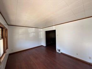 9906 Zimmer Ave in Cleveland, OH - Building Photo - Building Photo